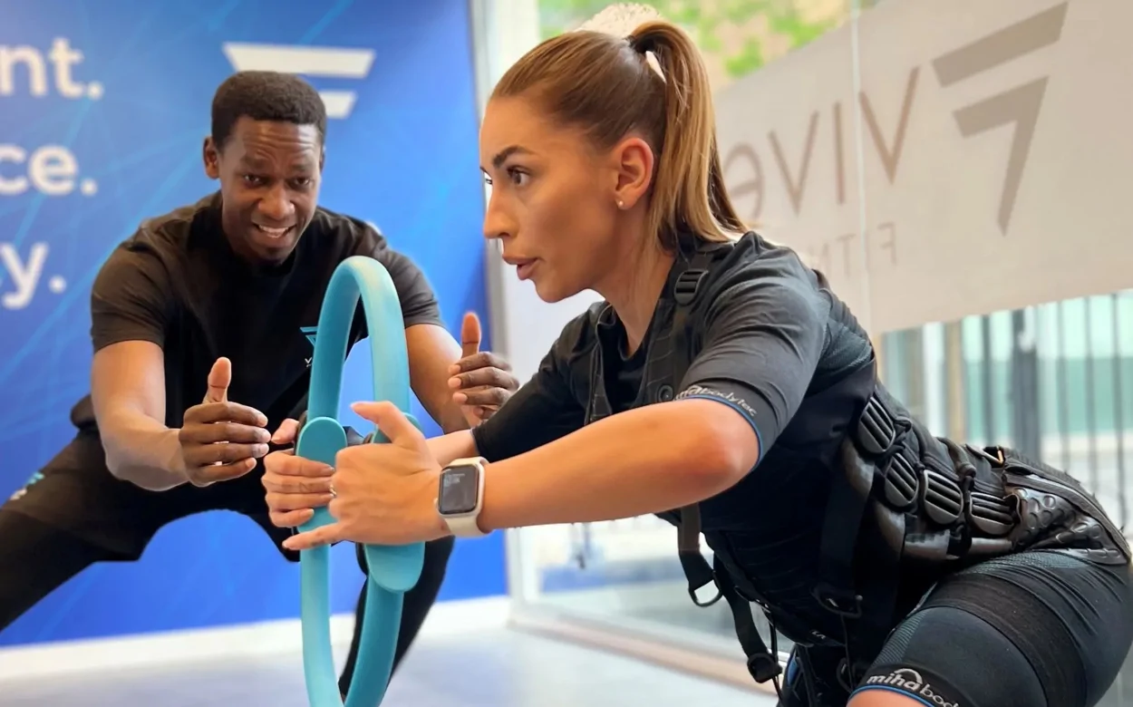 بدن سازی با مربی نیمه خصوصی